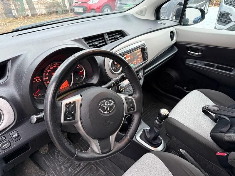 Gebraucht Toyota Yaris Executive 99 PS (72 kW) 2012 Grün Kleinwagen