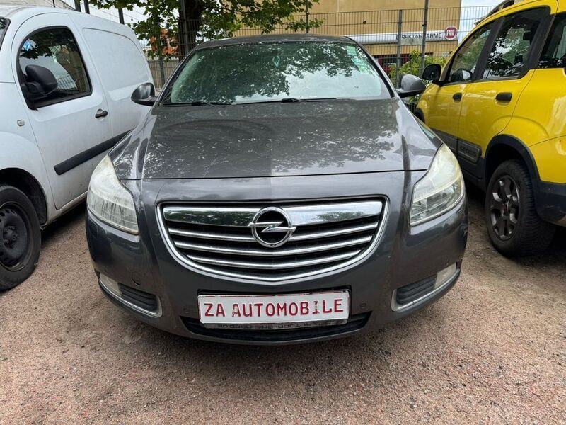 Grau Gebraucht 2009 Opel Insignia Selection Limousine | 1.990 € (Etwas zu teuer) - Bild 1/4