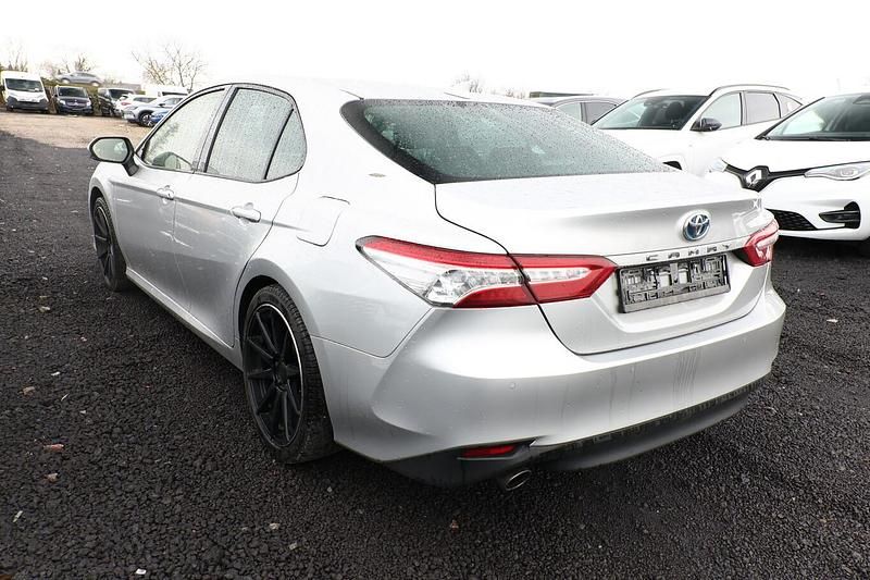 Gebraucht Toyota Camry Executive 218 PS (160 kW) 2020 Silver metallic / platinsilber m Limousine