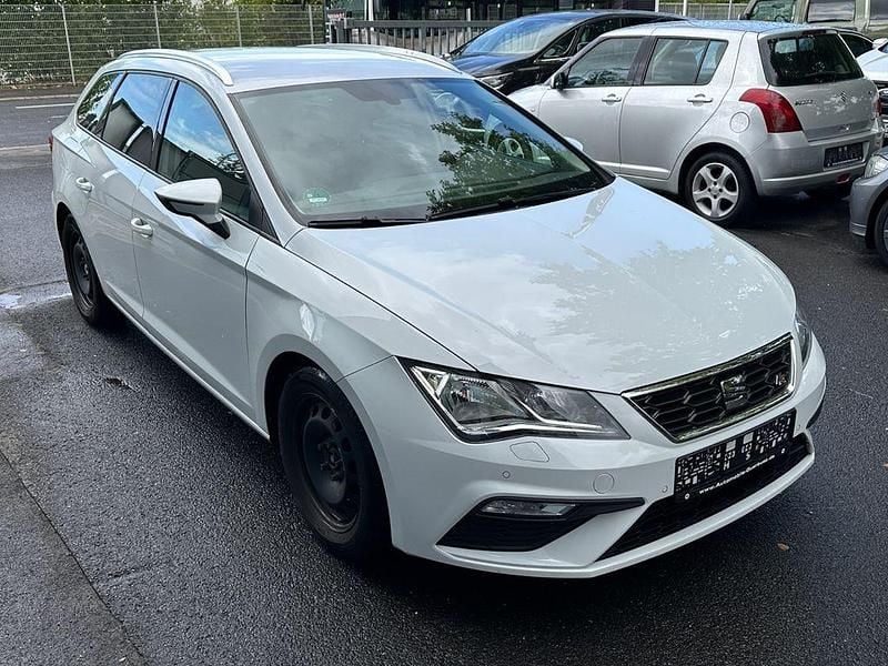 Weiß Gebraucht 2020 Seat Leon ST FR Kombi | 13.900 € (Guter Preis) - Bild 1/4