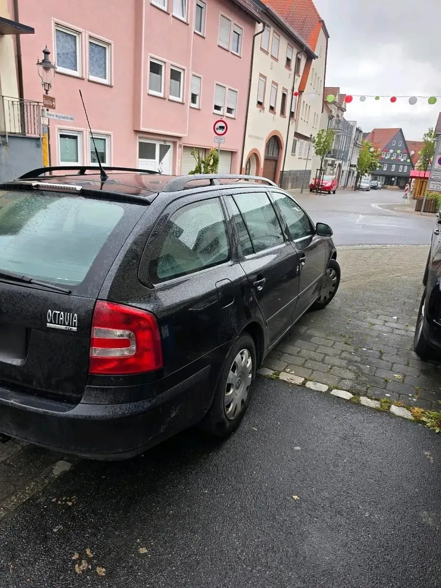Używany Skoda Octavia 105 KM (77 kW) 2006 Czarny Sedan/Limuzyna
