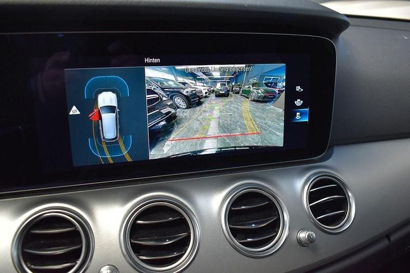 Gebraucht Mercedes E220 200 PS (147 kW) 2022 Schwarz Limousine