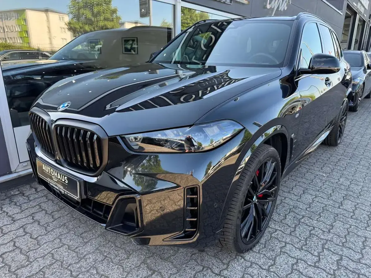 Gebraucht BMW X5 M Sport 298 PS (219 kW) 2025 Black sapphire metallic SUV