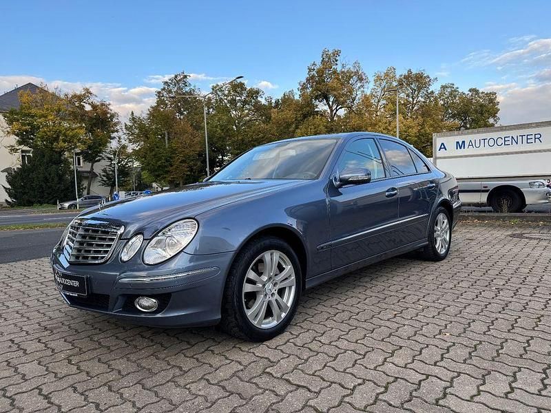 Blau Gebraucht 2006 Mercedes E280 Limousine | 8.499 € (Etwas zu teuer) - Bild 1/4