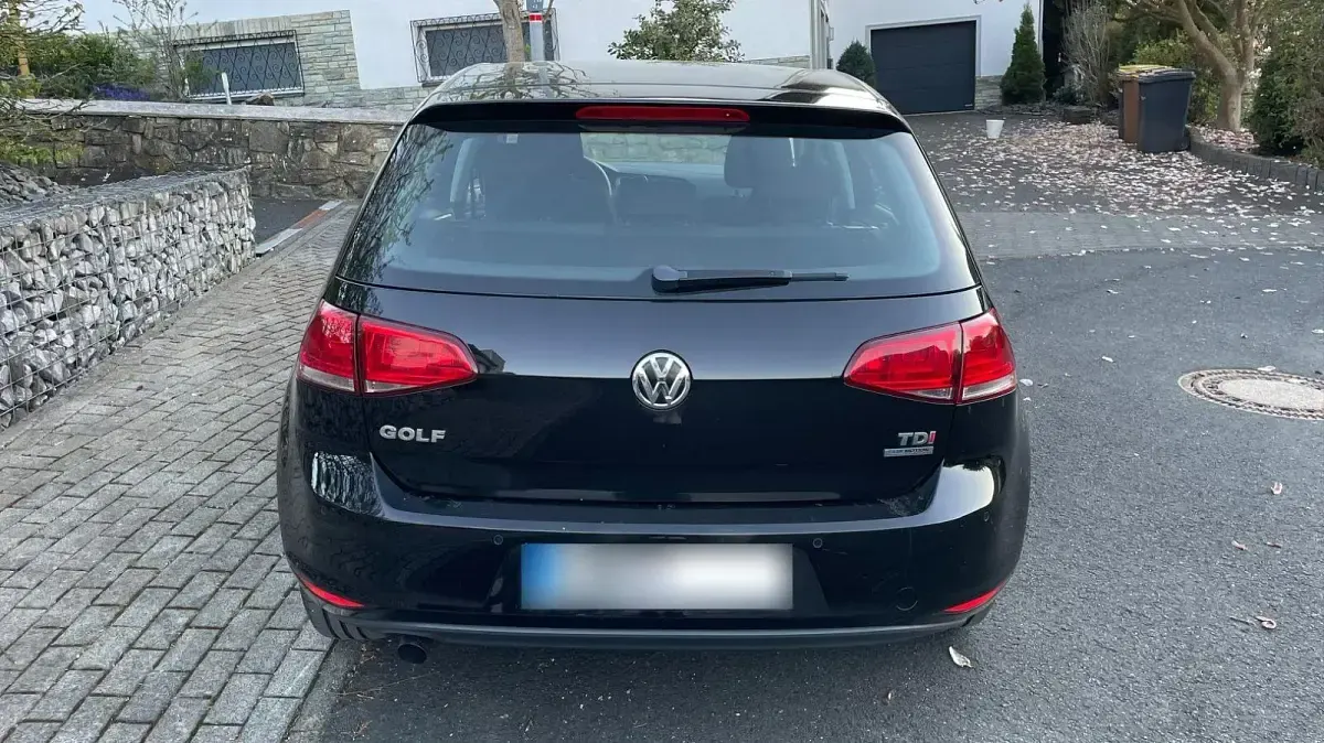 Second-hand VW Golf VII 105 CP (77 kW) 2013 Negru Berlinǎ