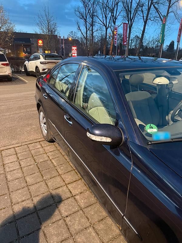 Gebraucht Mercedes E240 177 PS (130 kW) 2006 Blau Limousine