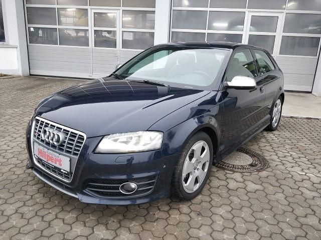 Gebraucht Audi S3 Sport 265 PS (194 kW) 2010 Tiefseeblau perleffekt (metallic) Kleinwagen