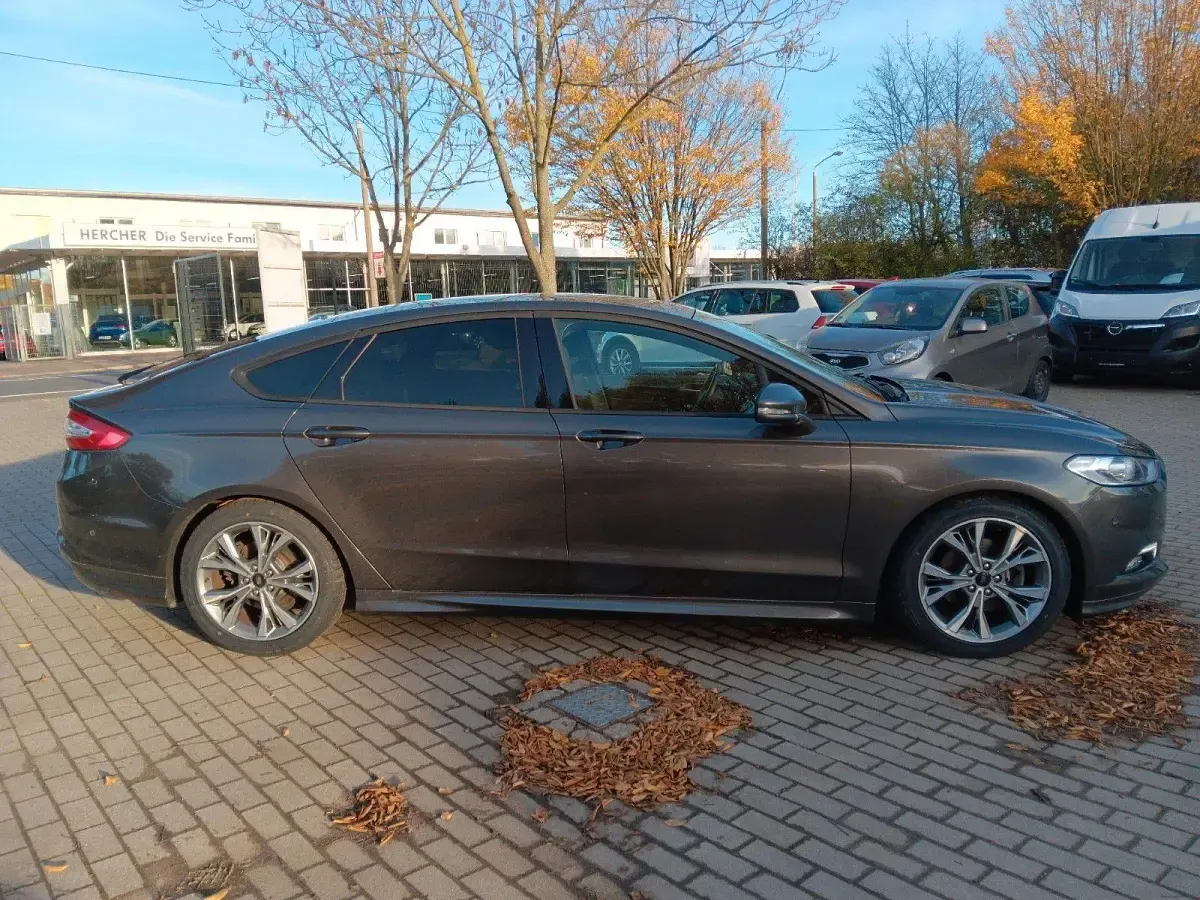 Gebraucht Ford Mondeo ST-Line 160 PS (117 kW) 2018 Grau Limousine
