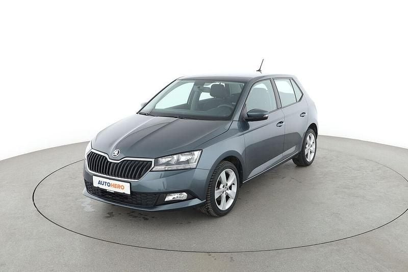 Grau Gebraucht 2018 Skoda Fabia Cool Plus Limousine | 11.650 € (Fairer Preis) - Bild 1/3