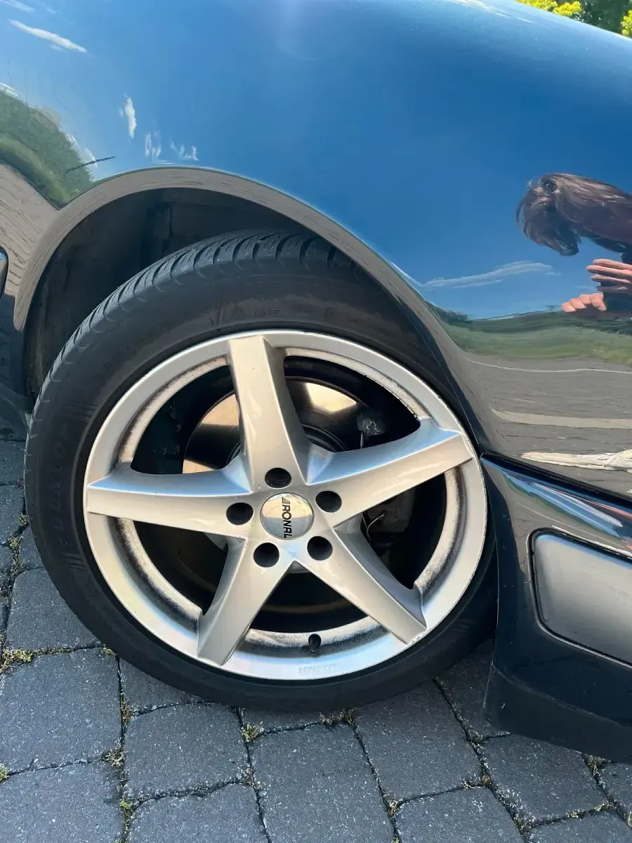 Gebraucht Mercedes E200 136 PS (100 kW) 1998 Schwarz Limousine