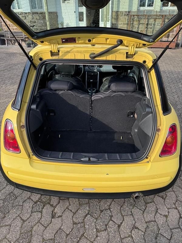 Usado Mini ONE 90 HP (66 kW) 2002 Amarelo Citadino