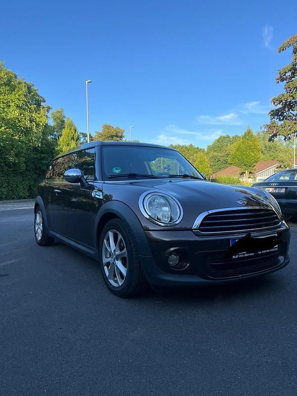 Braun Gebraucht 2011 Mini Clubman Kombi | 4.800 € - Bild 1/4