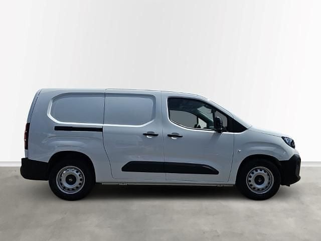 Gebraucht Opel Combo-e Life XL drive 100 kW (136 PS) 2025 Kaolin weiß Limousine
