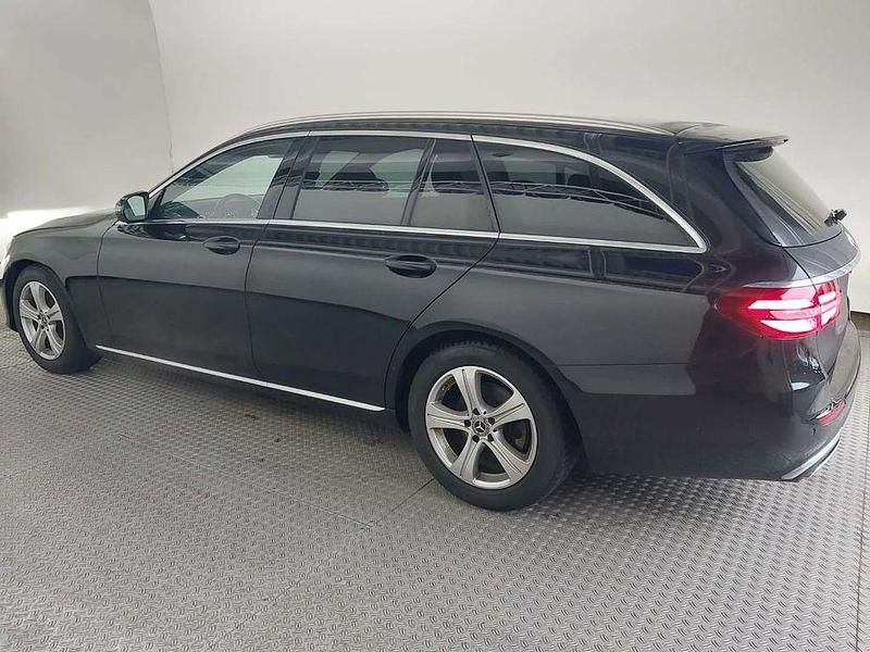 Gebraucht Mercedes E200 Avantgarde 184 PS (135 kW) 2017 Obsidianschwarz Kombi