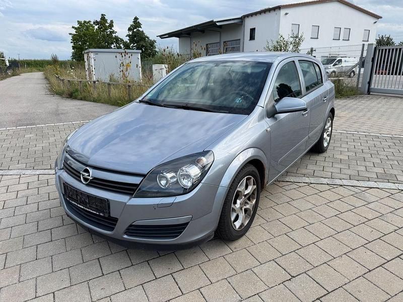 Grau Gebraucht 2005 Opel Astra Enjoy Limousine | 1.490 € (Guter Preis) - Bild 1/4
