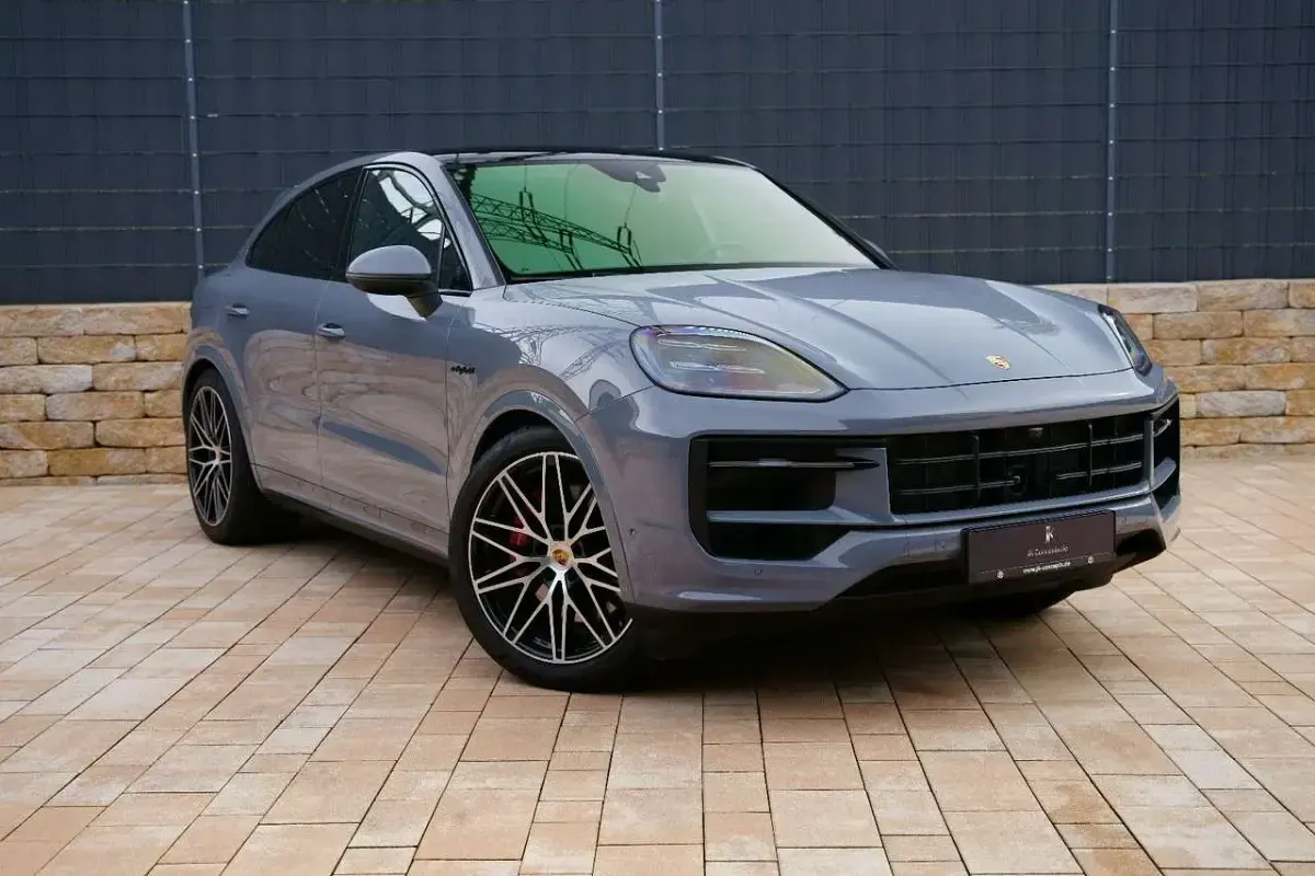 Gebraucht Porsche Cayenne 519 PS (381 kW) 2024 Grau SUV