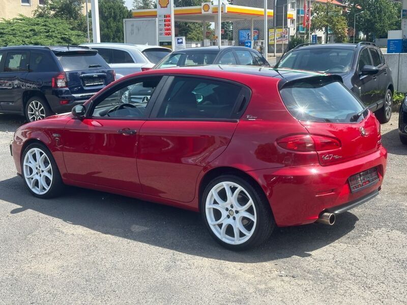 Gebraucht Alfa Romeo 147 Veloce 120 PS (88 kW) 2009 Schwarz Kleinwagen