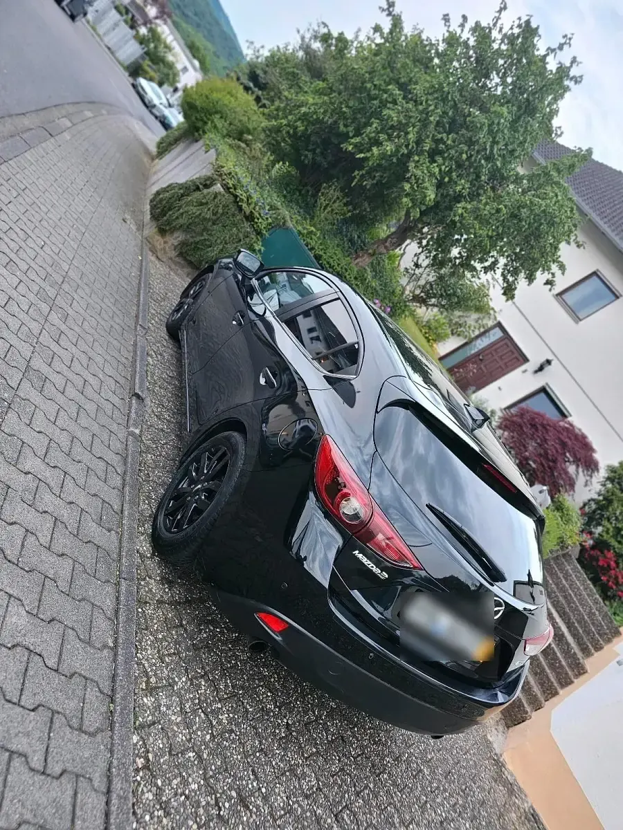 Używany Mazda 3 150 KM (110 kW) 2016 Czarny Hatchback