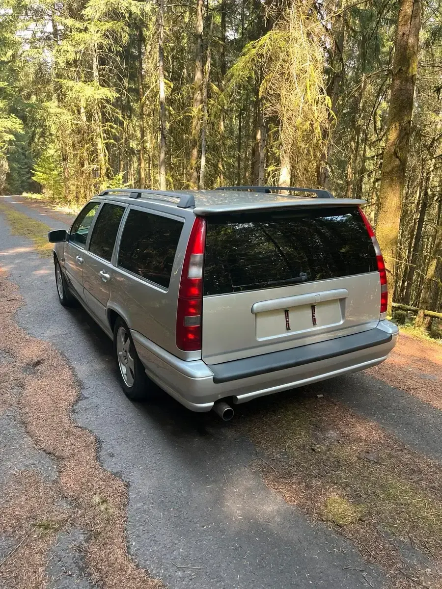Gebraucht Volvo V70 140 PS (102 kW) 1999 Silber Kombi