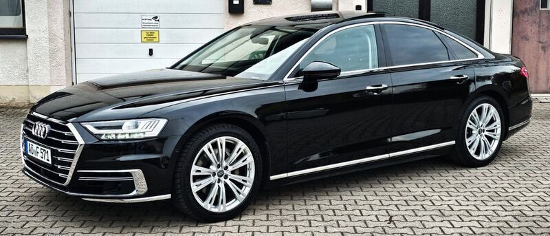 Mythosschwarz metallic Gebraucht 2018 Audi A8 Limousine | 42.000 € (Fairer Preis) - Bild 1/4