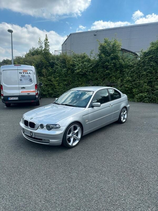 Silber Gebraucht 2001 BMW 325 Coupé | 3.950 € - Bild 1/4
