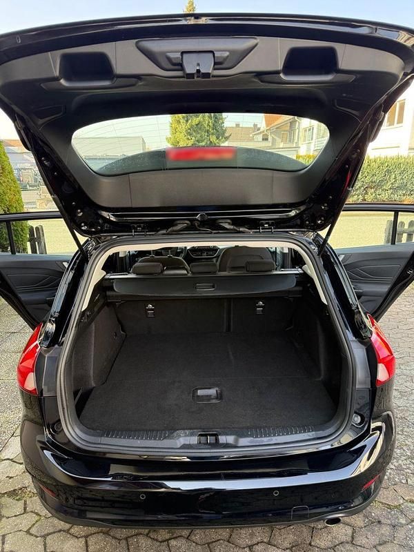 Gebraucht Ford Focus Cool & Connect 101 PS (74 kW) 2021 Schwarz Kombi
