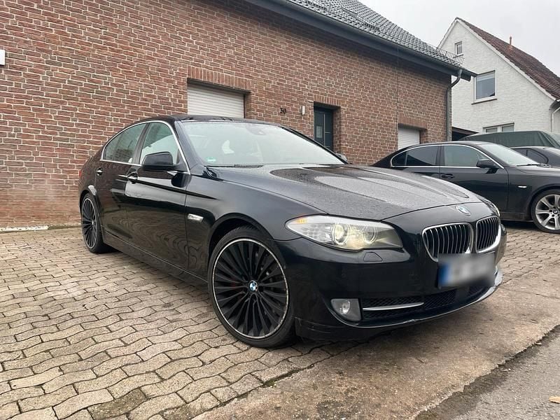 Gebraucht BMW 550 480 PS (353 kW) 2011 Schwarz Limousine