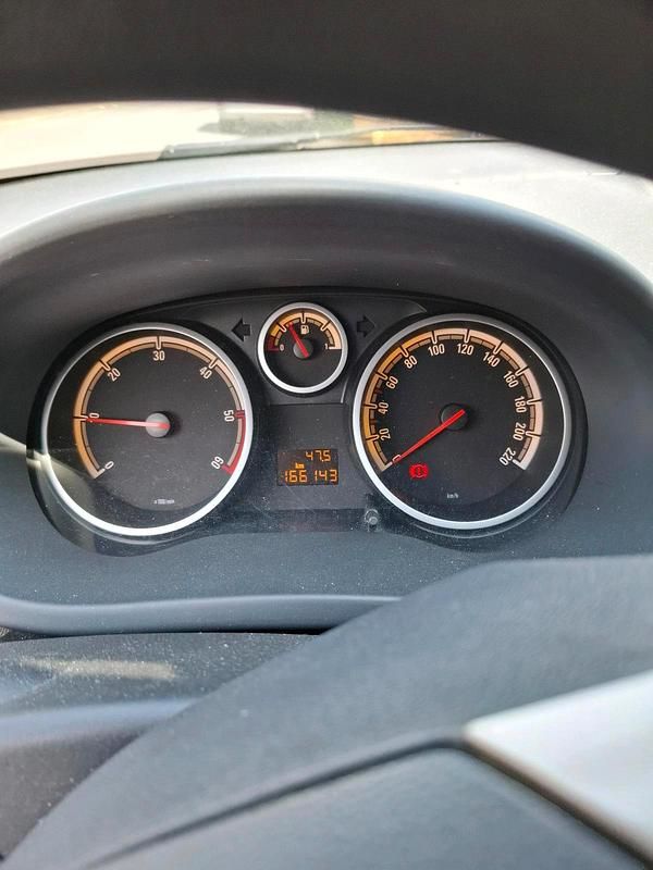 Używany Opel Corsa 90 KM (66 kW) 2007 Niebieski Hatchback