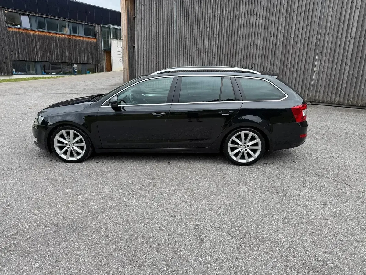 Gebraucht Skoda Octavia Dynamic 110 PS (80 kW) 2015 Schwarz Kombi