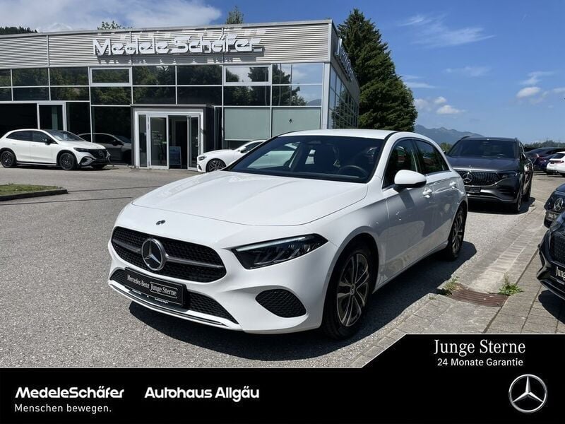 Unilack polarweiß Gebraucht 2024 Mercedes A200 Progressive Limousine | 30.660 € (Fairer Preis) - Bild 1/4