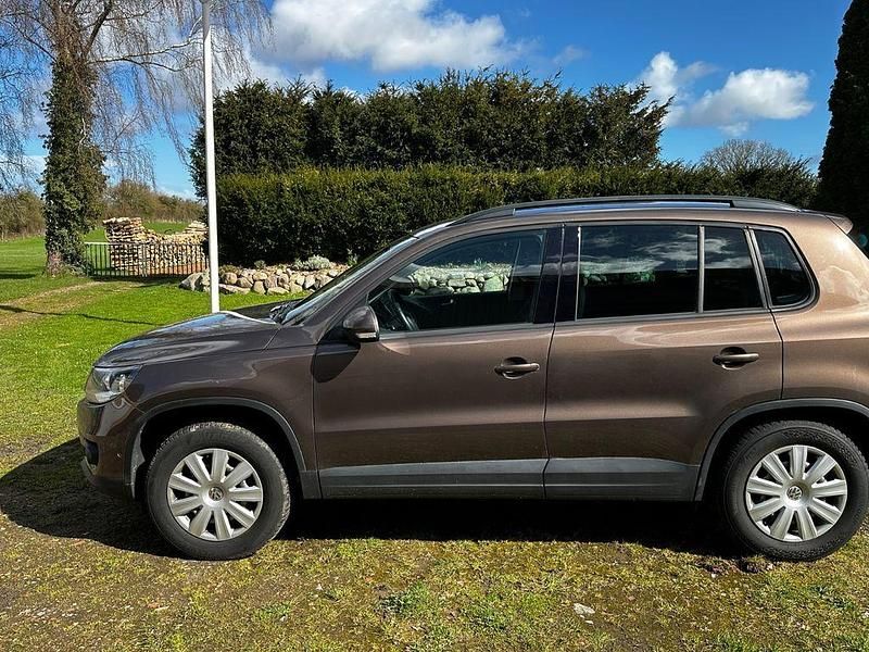 Gebraucht VW Tiguan 122 PS (89 kW) 2012 Schwarz SUV