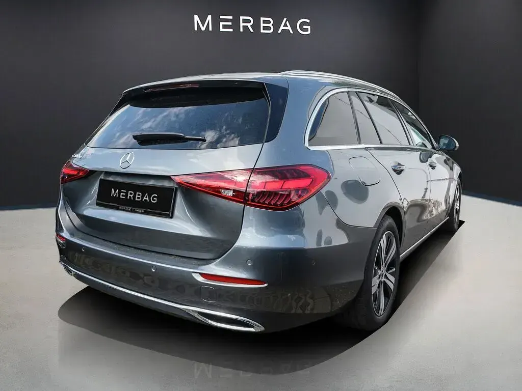Gebraucht Mercedes C300e Avantgarde 204 PS (150 kW) 2024 Grau Limousine