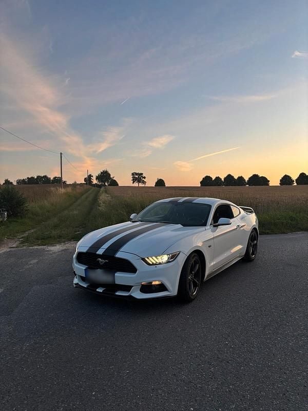 Gebraucht Ford Mustang Fastback 316 PS (232 kW) 2015 Weiß Coupé