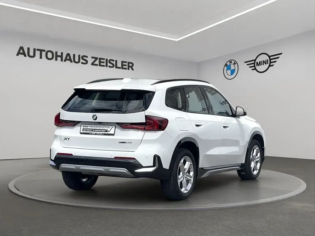 Gebraucht BMW X1 xLine 156 PS (114 kW) 2023 Alpinweiß uni SUV