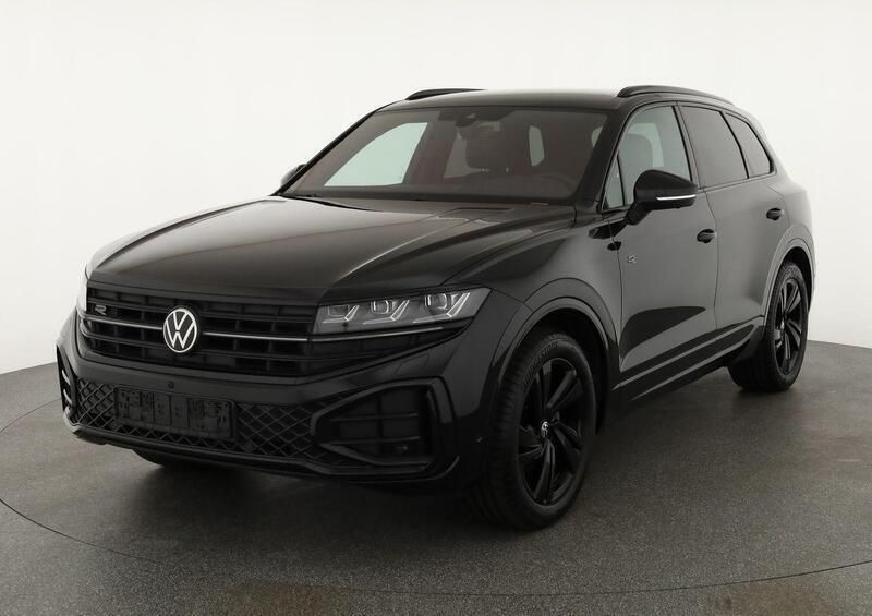 Grenadillschwarz metallic Gebraucht 2025 VW Touareg R-line SUV | 75.495 € - Bild 1/4
