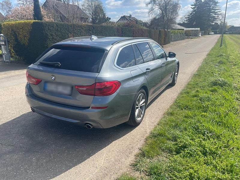 Gebraucht BMW 520 190 PS (139 kW) 2020 Grau Kombi