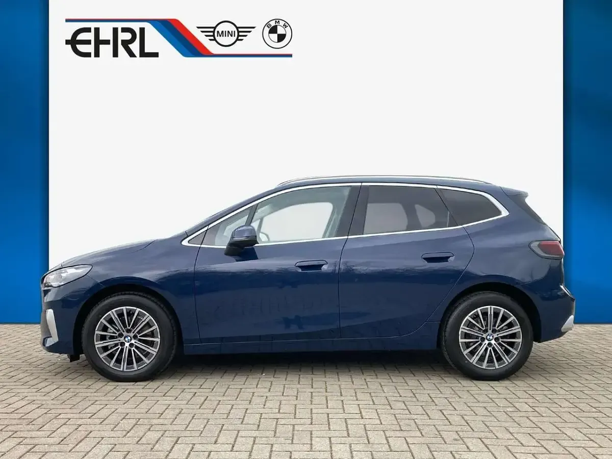 Neu BMW 220 Luxury Line 163 PS (119 kW) 2026 Blau Van / Kleinbus