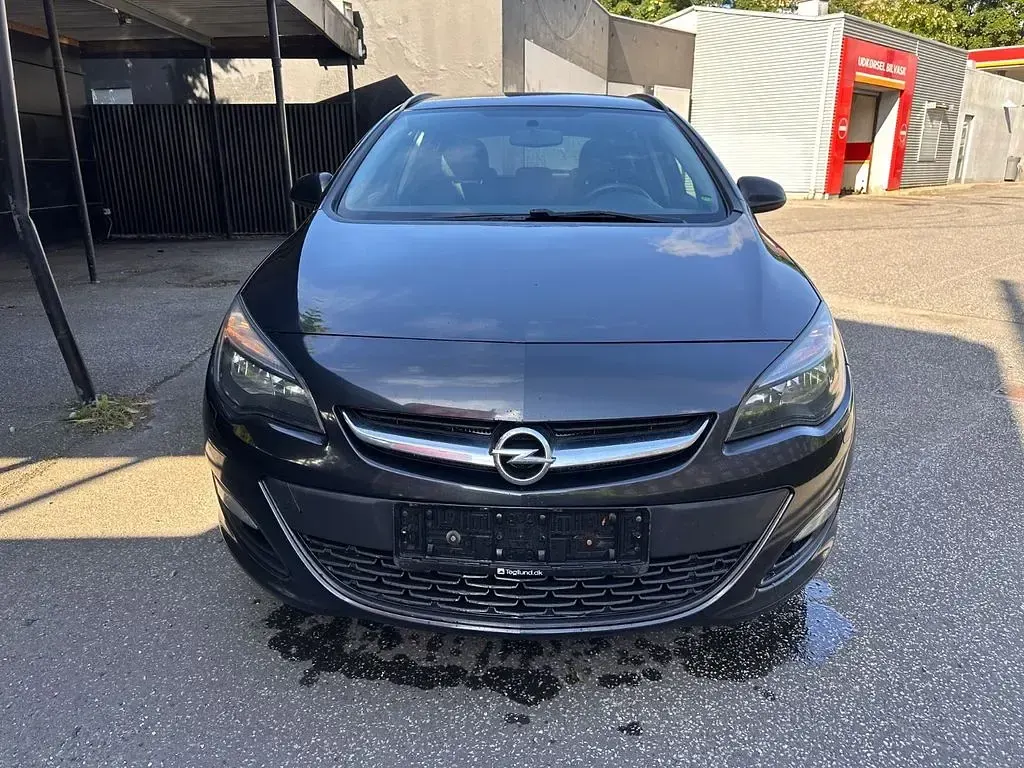 Gebraucht Opel Astra Selection 101 PS (74 kW) 2015 Kombi