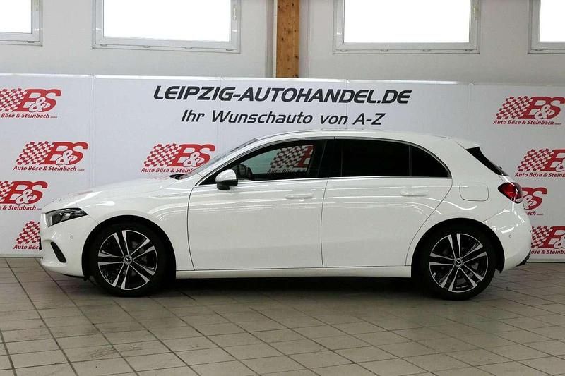 Gebraucht Mercedes A200 Edition 1 163 PS (119 kW) 2020 Weiß Limousine