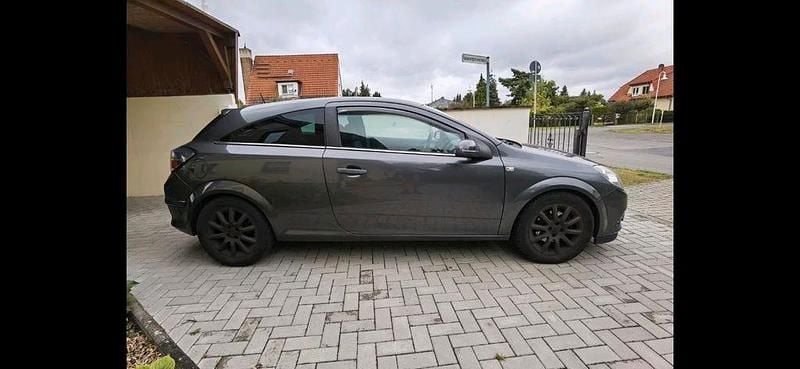 Gebraucht Opel Astra GTC 90 PS (66 kW) 2008 Grau Coupé