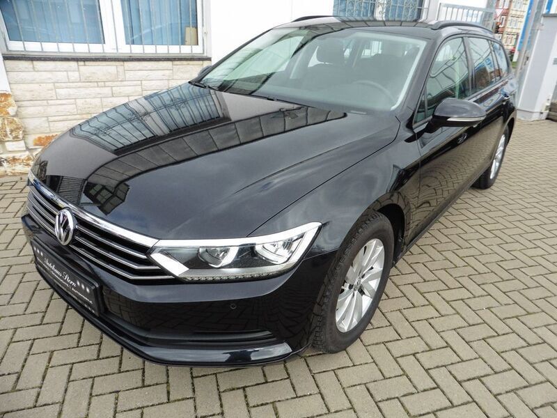 Schwarz Gebraucht 2016 VW Passat Trendline Kombi | 17.450 € (Guter Preis) - Bild 1/4