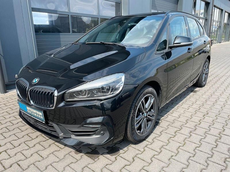 Schwarz Gebraucht 2020 BMW 218 Active Tourer Advantage Van / Kleinbus | 13.980 € (Superpreis) - Bild 1/4