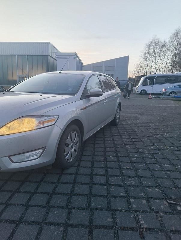 Gebraucht Ford Mondeo 125 PS (91 kW) 2009 Silber Kombi