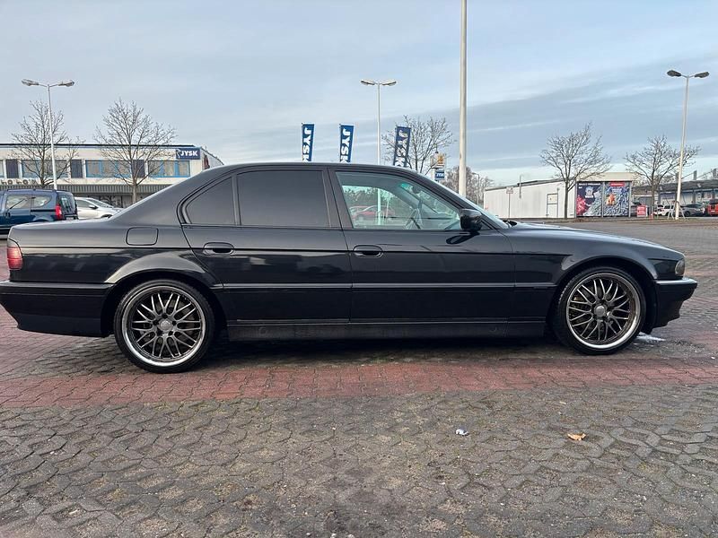 Gebraucht BMW 740L 286 PS (210 kW) 1995 Schwarz Limousine