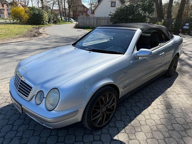 Gebraucht Mercedes CLK230 193 PS (141 kW) 1999 Silber Cabrio
