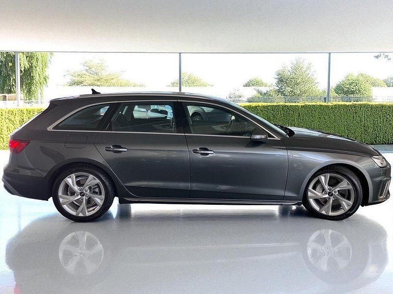 Gebraucht Audi A4 S-Line 204 PS (150 kW) 2023 Daytonagrau perleffekt Kombi