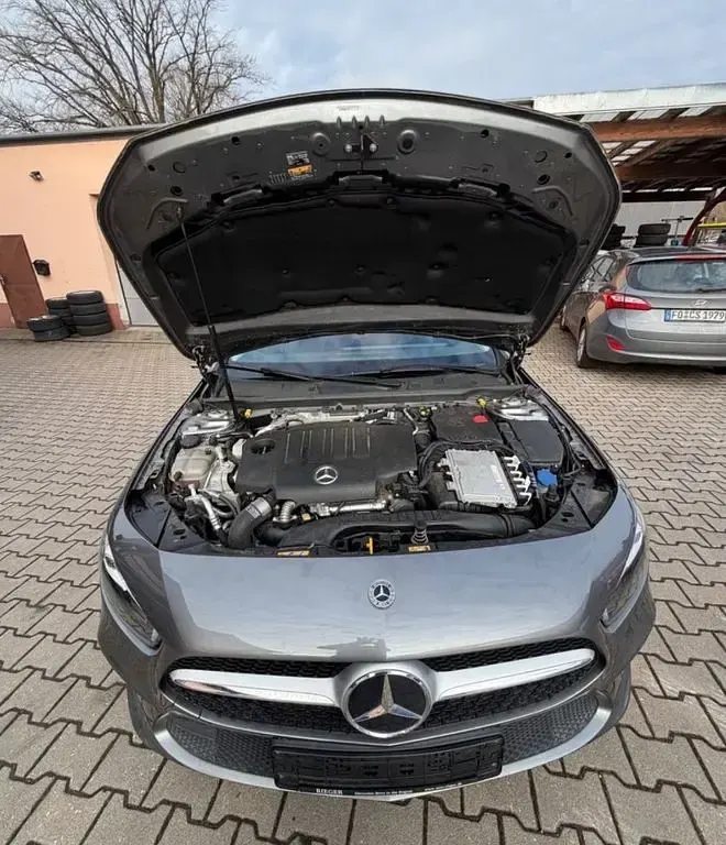 Gebraucht Mercedes A200 150 PS (110 kW) 2020 Grau Limousine