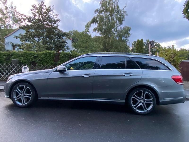 Gebraucht Mercedes E250 Avantgarde 205 PS (150 kW) 2015 Grau Kombi