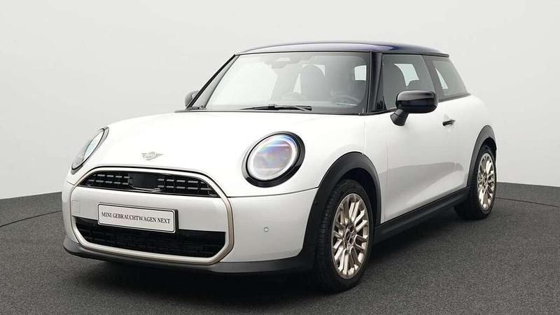 Weiß Gebraucht 2024 Mini Cooper Favoured Kleinwagen | 25.065 € (Guter Preis) - Bild 1/4