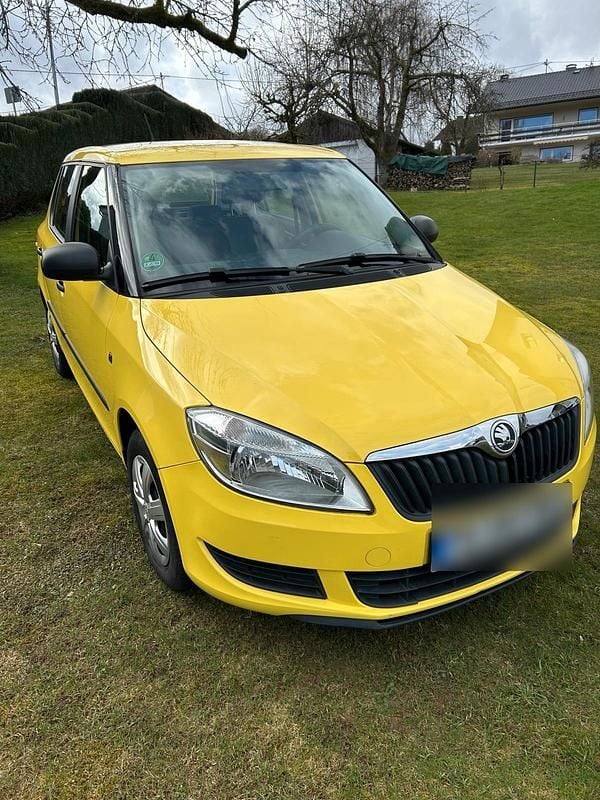 Gebraucht Skoda Fabia 60 PS (44 kW) 2013 Gelb Kleinwagen